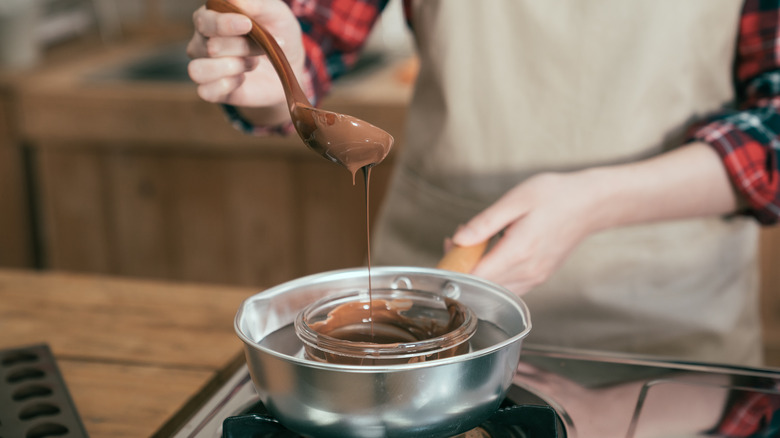 Melting chocolate in water bath