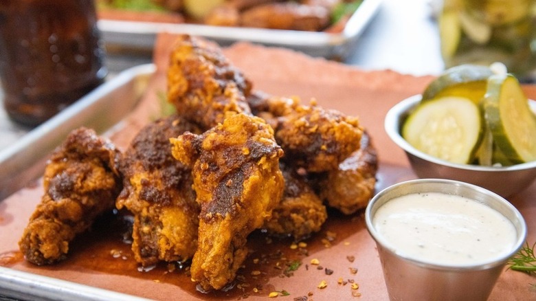 hot wings with pickles and dip