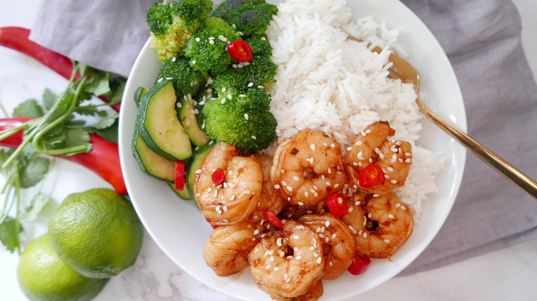 shrimp with rice and broccoli