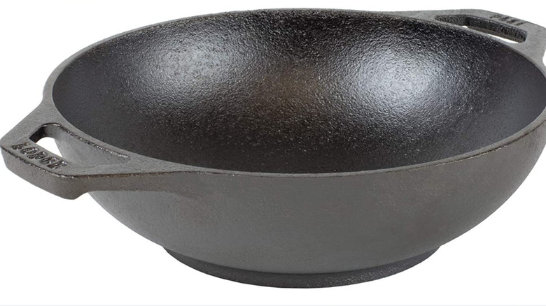 lodge cast iron mini wok