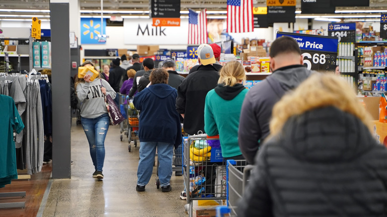 long line at grocery store