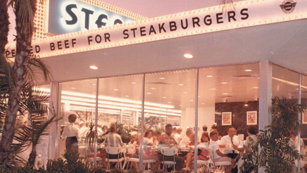 Steak 'n Shake Dining Room