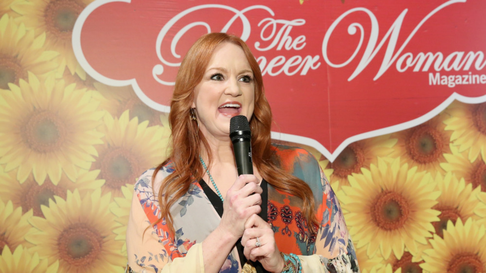 Ree Drummond talking to an audience 