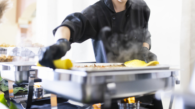 Buffet trays with steam