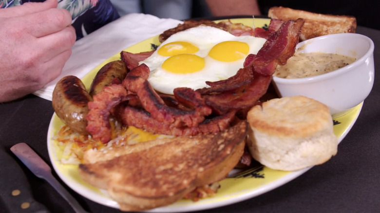 plate of various breakfast items