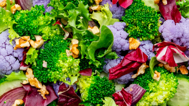 Salad with broccoli florets