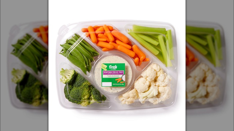 Mixed vegetable tray with dip