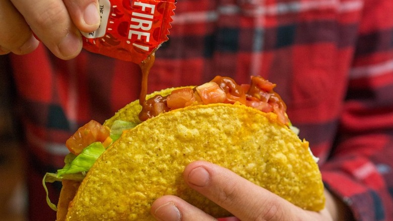 Taco with border sauce 