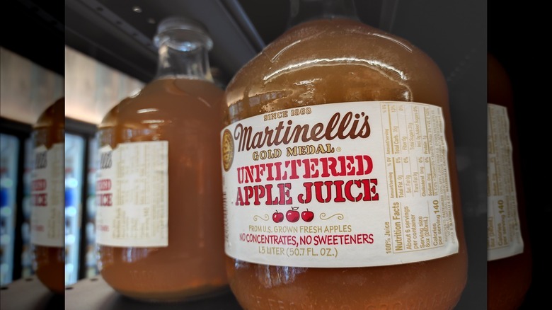 Martinelli's apple juice