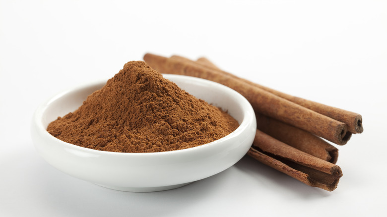 ground and whole cinnamon