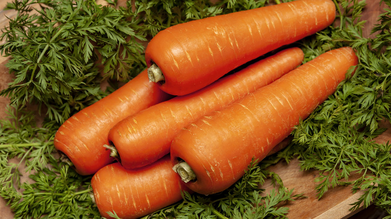 A pile of carrots