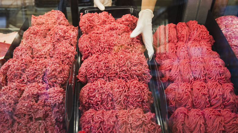 ground beef in butcher case