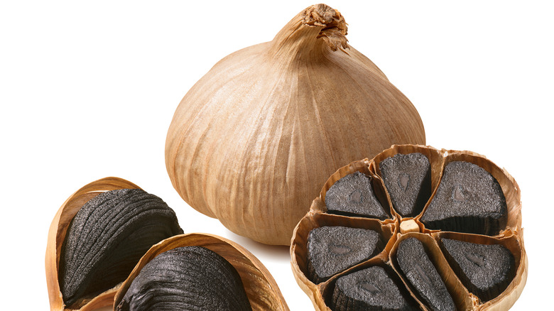 Black garlic cloves