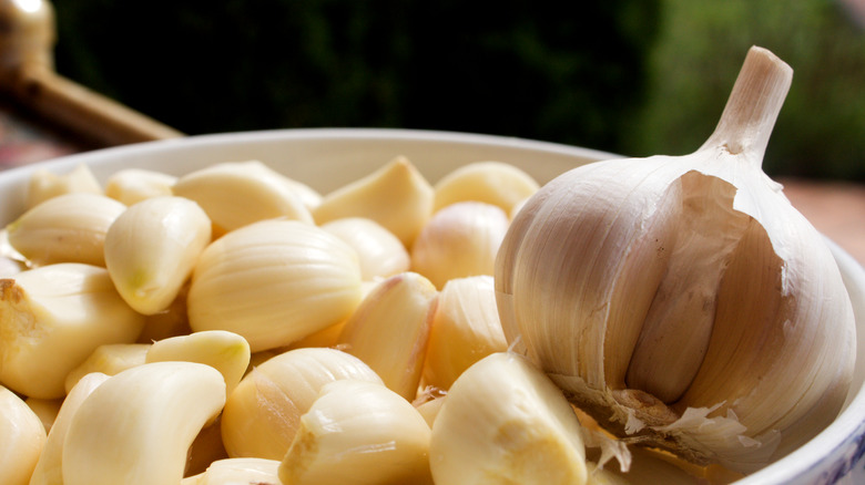 Peeled garlic in bowl