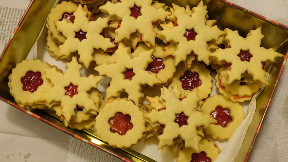 Christmas cookie tin