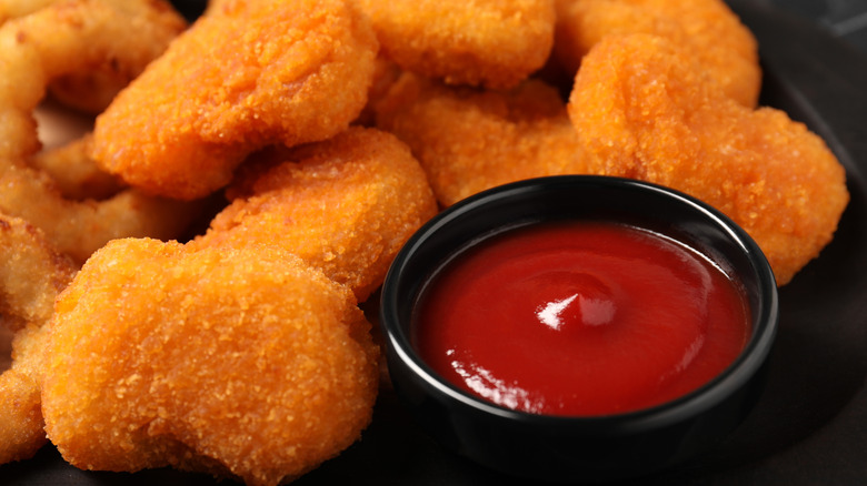 Nuggets with ketchup