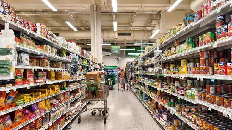 Publix grocery store aisle