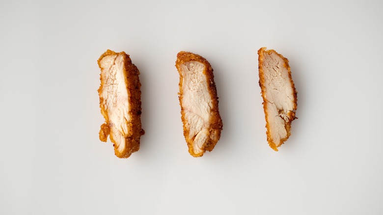 Sliced cooked chicken