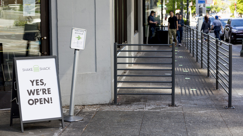 Shake Shack outlet during covid