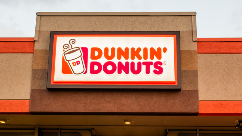 dunkin' donuts sign