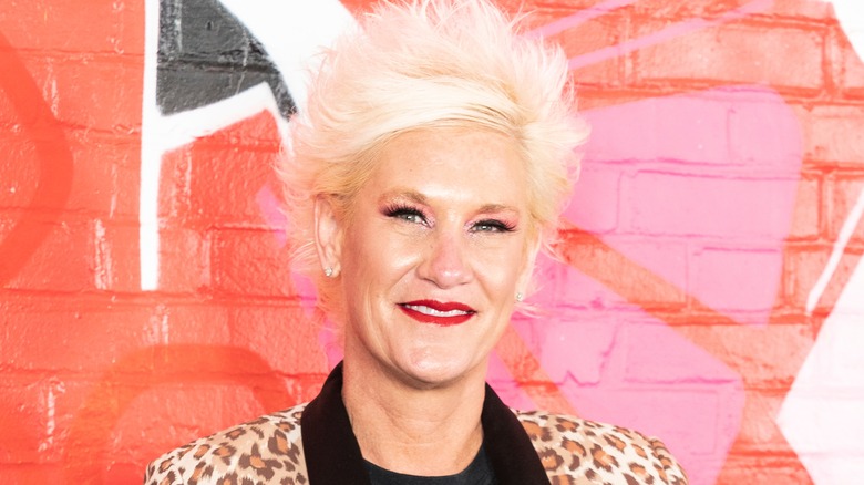 Anne Burrell smiling