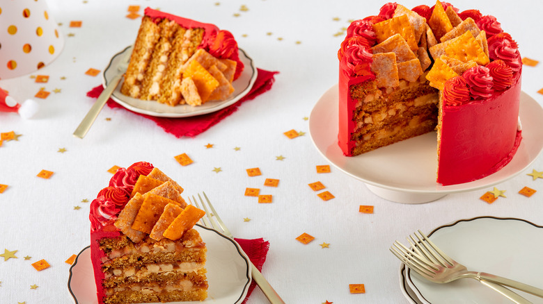 Sliced Cheez-It cake