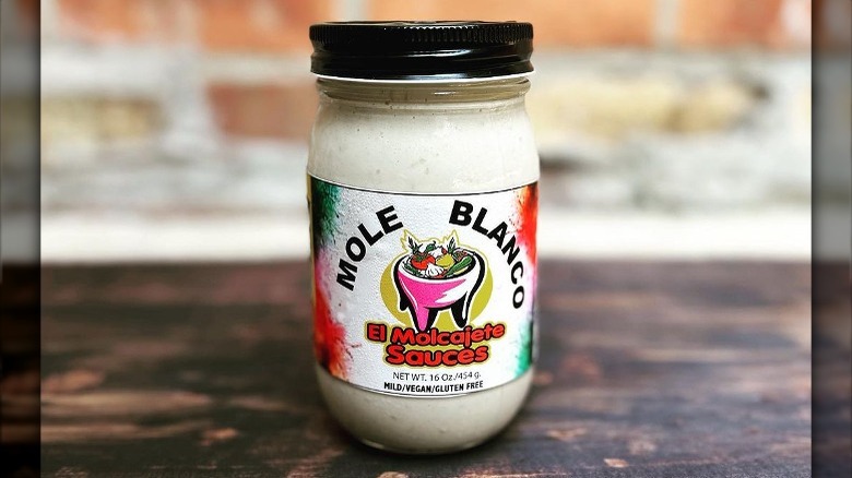 jar of mole blanco