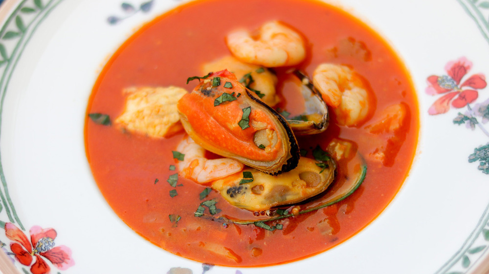 https://www.mashed.com/img/gallery/the-bouillabaisse-you-didnt-know-you-could-make-at-home/intro-1616531349.jpg