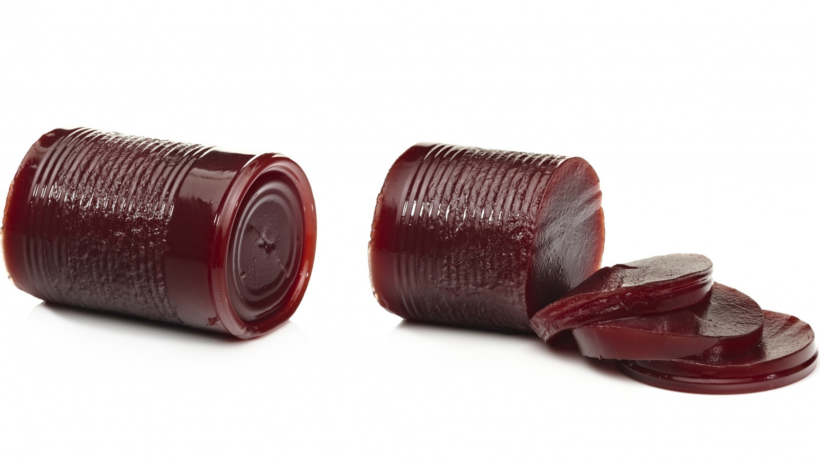 https://www.mashed.com/img/gallery/the-canned-cranberry-sauce-hack-that-has-tiktok-grossed-out/l-intro-1697033733.jpg