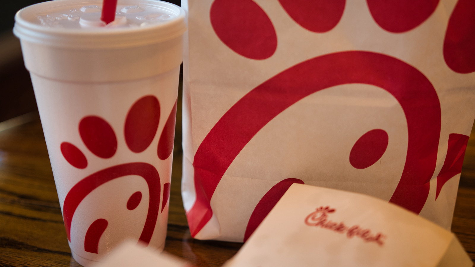 The ChickFilA Secret Menu Item That Uses Lettuce As A Bun