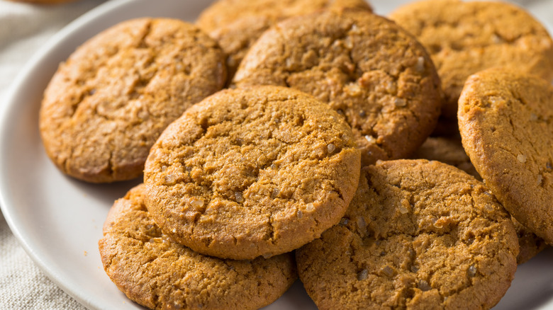 Gingersnap cookies on white plate