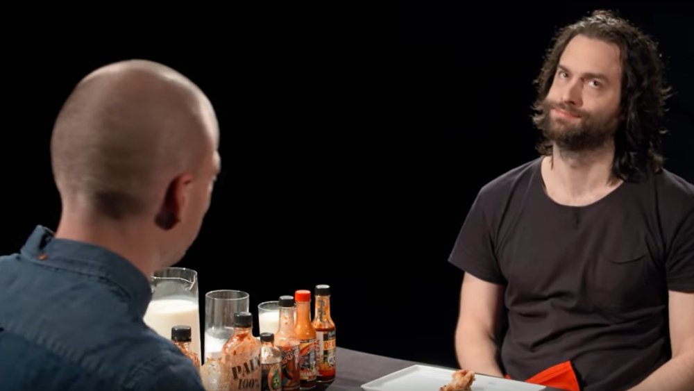 Chris D'Elia told Hot Ones about firing back on social media