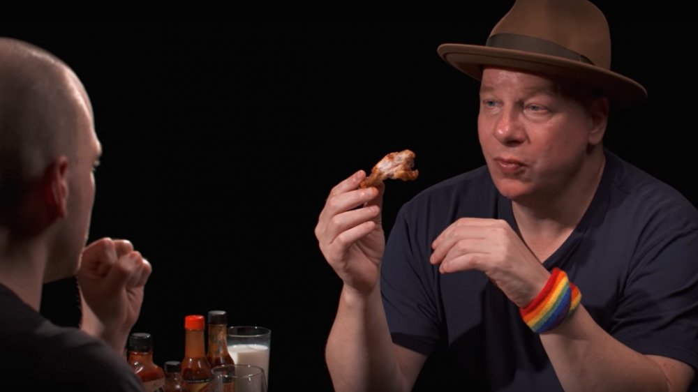 Jeff Ross told Hot Ones about a terrifying Hotel Stay