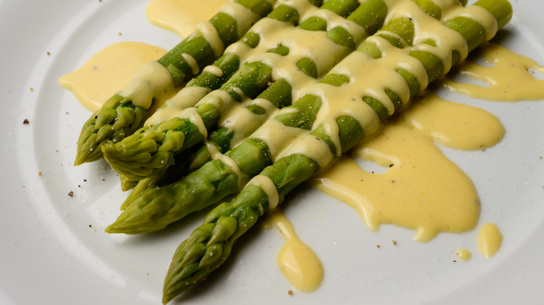 Hollandaise sauce on canned asparagus