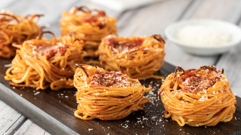 Spaghetti nests