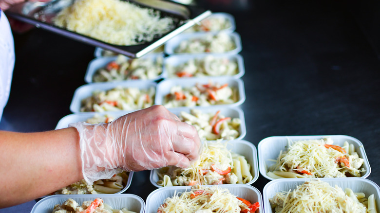 Preparing multiple delivery meals 