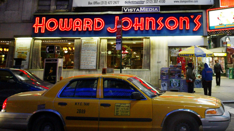 exterior of howard johnson's restaurant in New York City