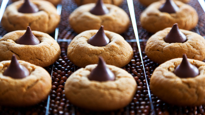 peanut butter blossom cookies