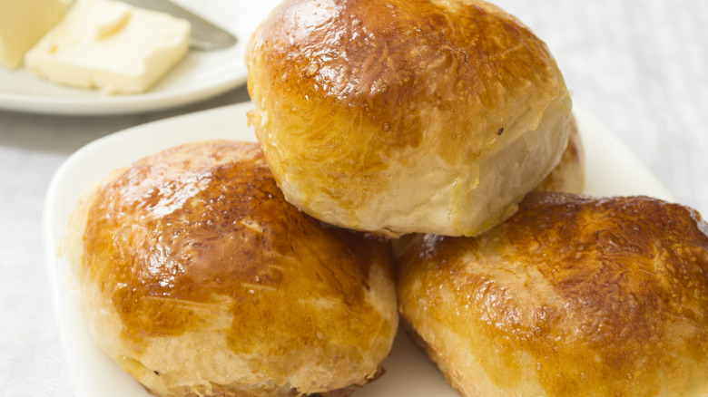 Dinner rolls with butter