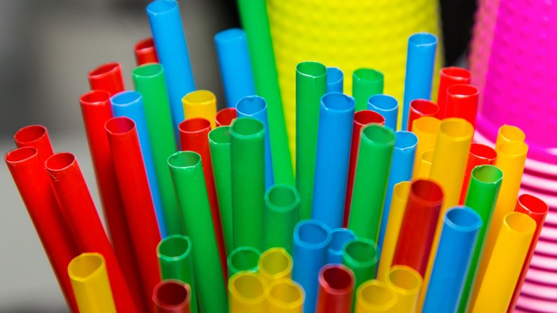 Counterfeit metal straws flooding stores, ditching plastic straws