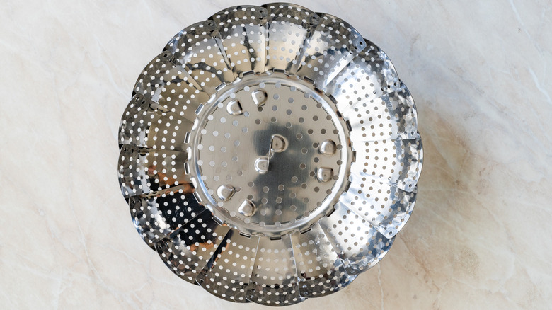 metal steamer tray