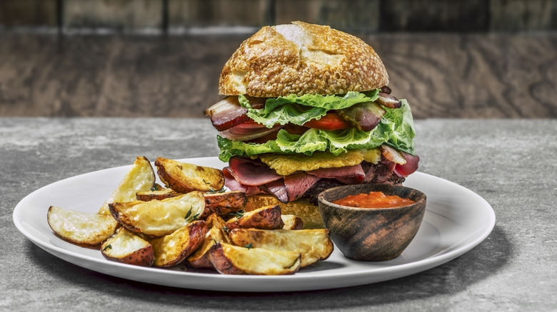 burger with potato wedges