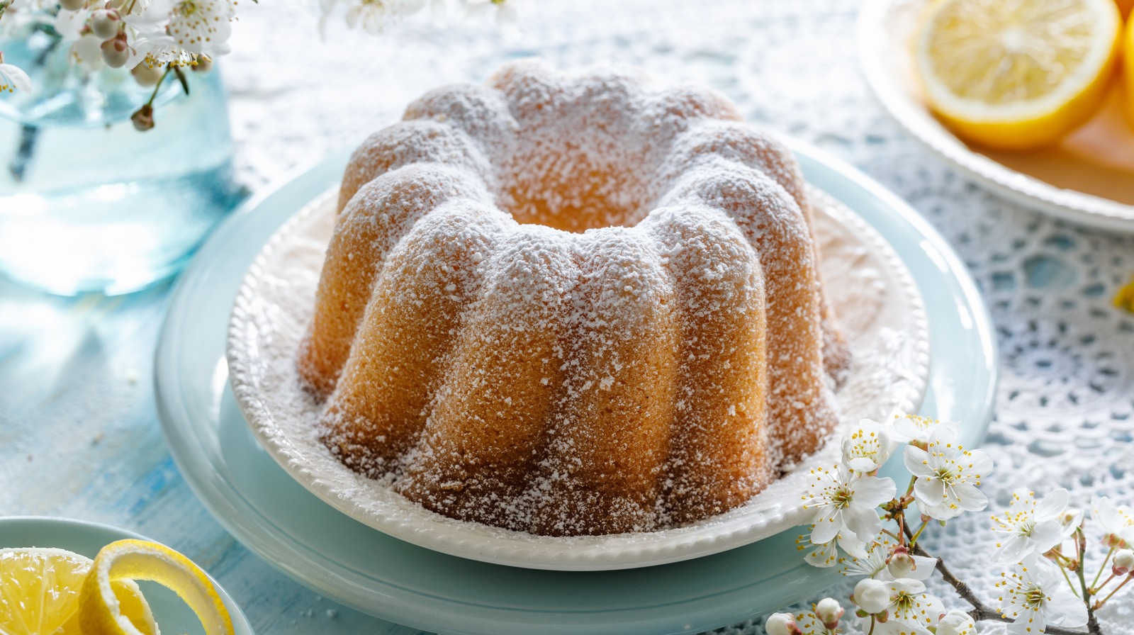 What's the Best Bundt Pan Material?