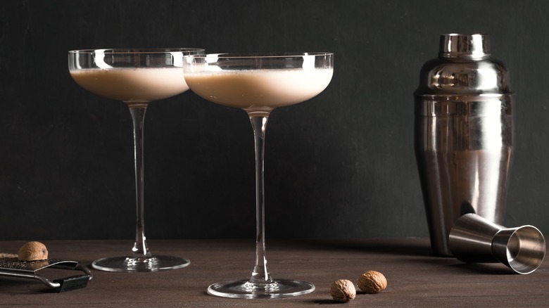 Eggnog cocktails 