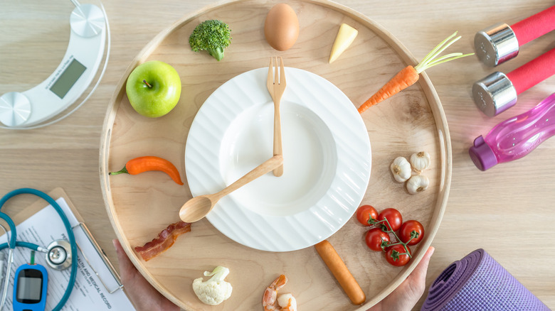 veggies arranged as a clock