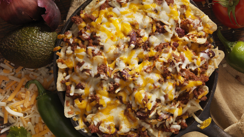 Nachos with chili and cheese