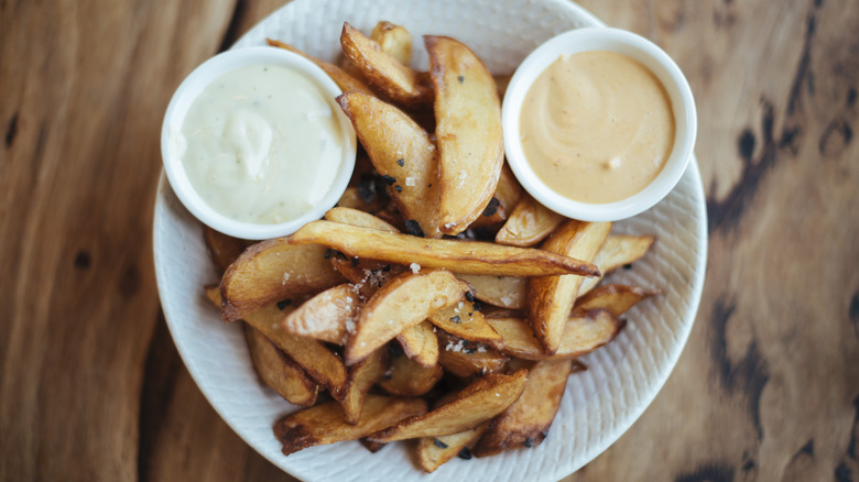 potato wedges with aioli