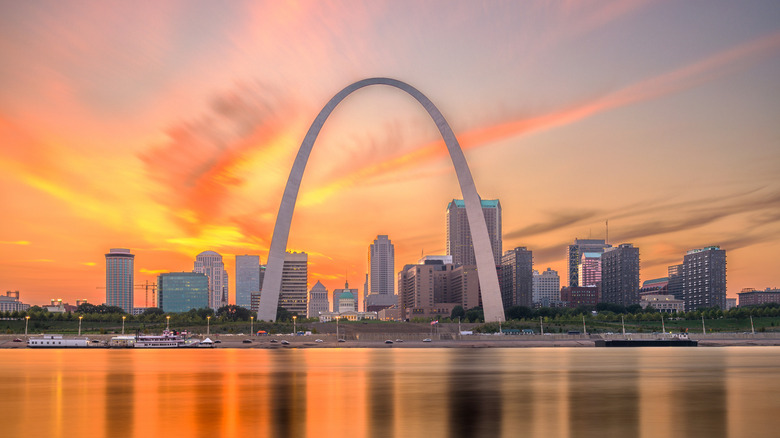 St. Louis, MO arch at sunset