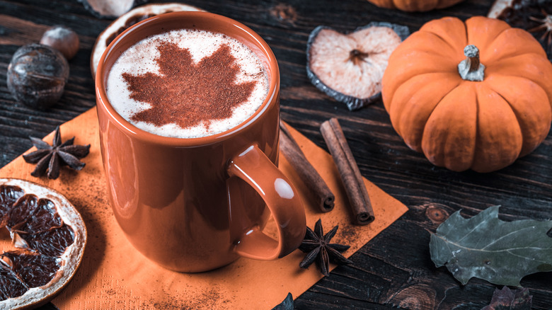 latte with maple leaf design