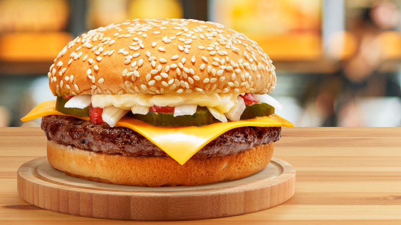 Fast food cheeseburger